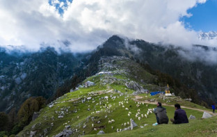 mountains in dharamshala